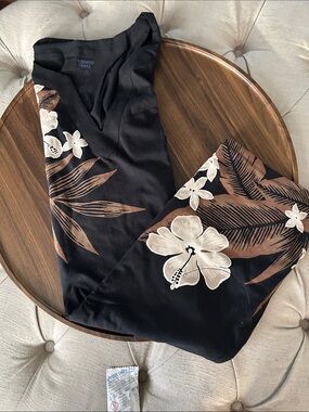 Black Floral Print Plus Size swim cover up/ dress. Plus size 2x